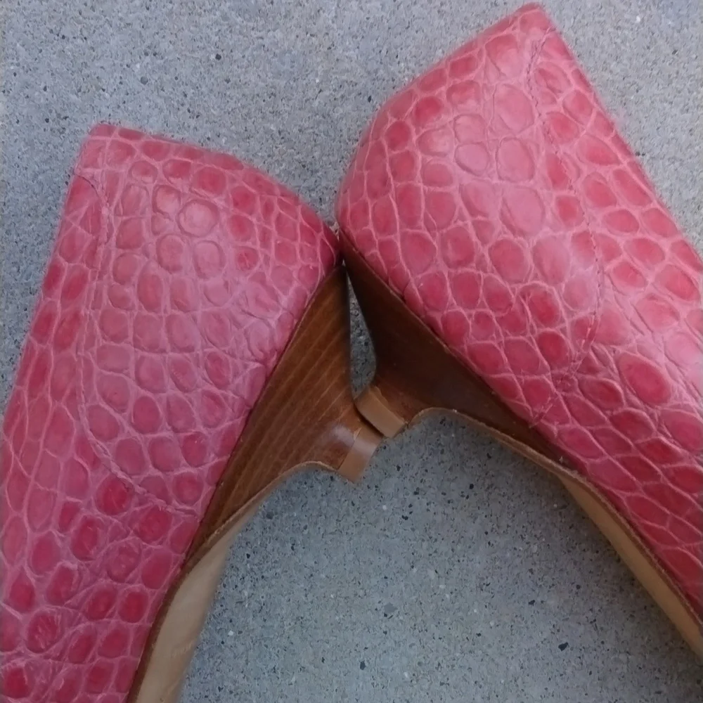 Banana Republic Leather kitten heels, French Pink 🩷 croc, Italy, size 9 - Picture 6 of 11